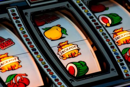 De ce sunt atât de populare sloturile fruit machine clasice?