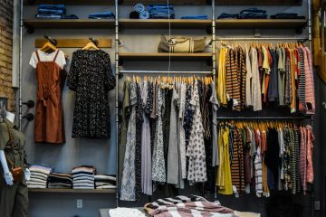 Cum să faci din pasiunea ta pentru fashion o mică afacere